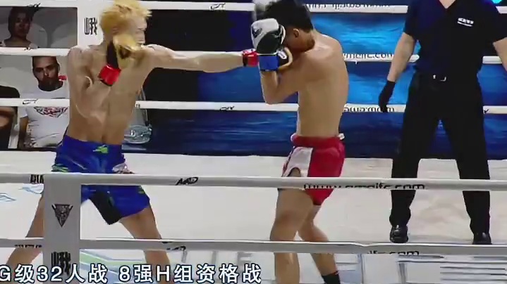 精彩反转，赵传林摔倒受伤错失机会！#峨眉传奇 #搏击 #格斗 #体育