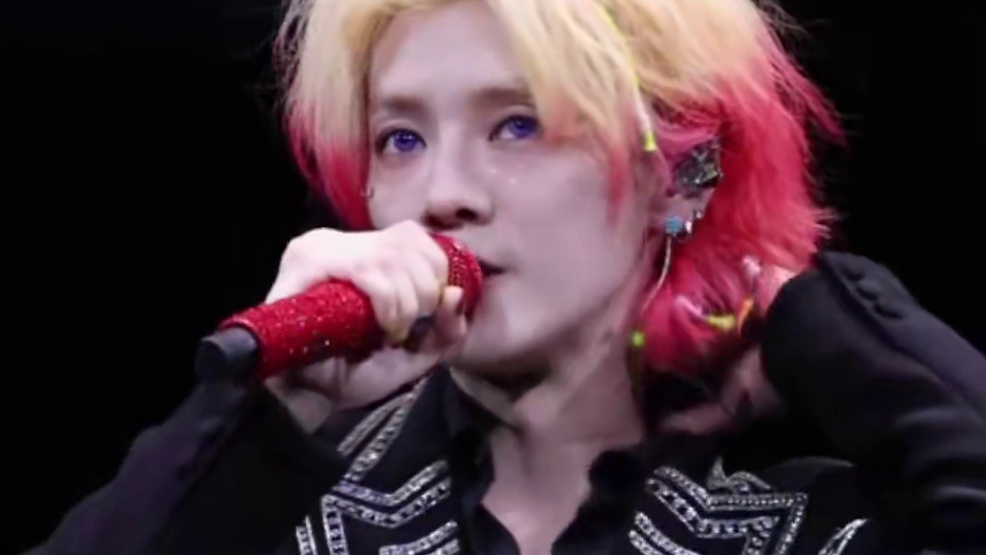 “一个人走到终点 不小心回到起点” #鹿晗#我们的明天#演唱会现场#鹿晗成都演唱会