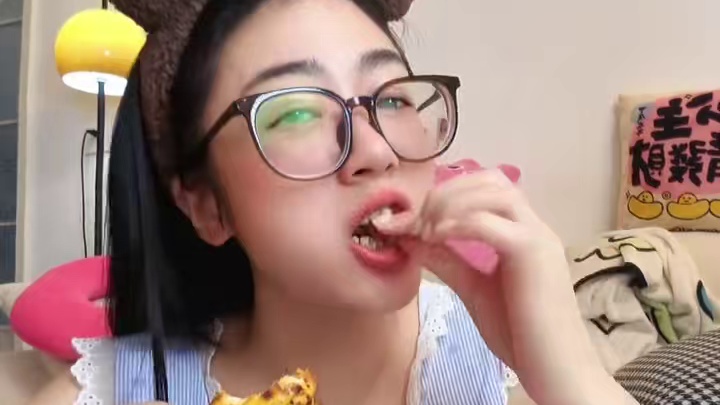 手工千层烤花卷，口口有料，早餐吃太幸福了#肉花卷 #烤花卷 #妈呀太香了 #大馋丫头 #早餐吃什么