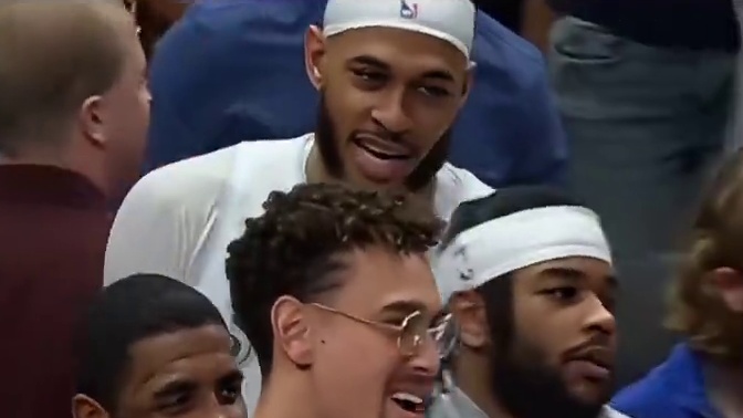 独行侠战胜火箭，浓眉伤退，希望无碍，出场31分钟