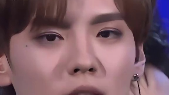 毕雯珺，18年你在舞台上说的话，现在实现了#毕雯珺 #考古毕雯珺的来时路 #深情眼 #李靳屿 #偶像