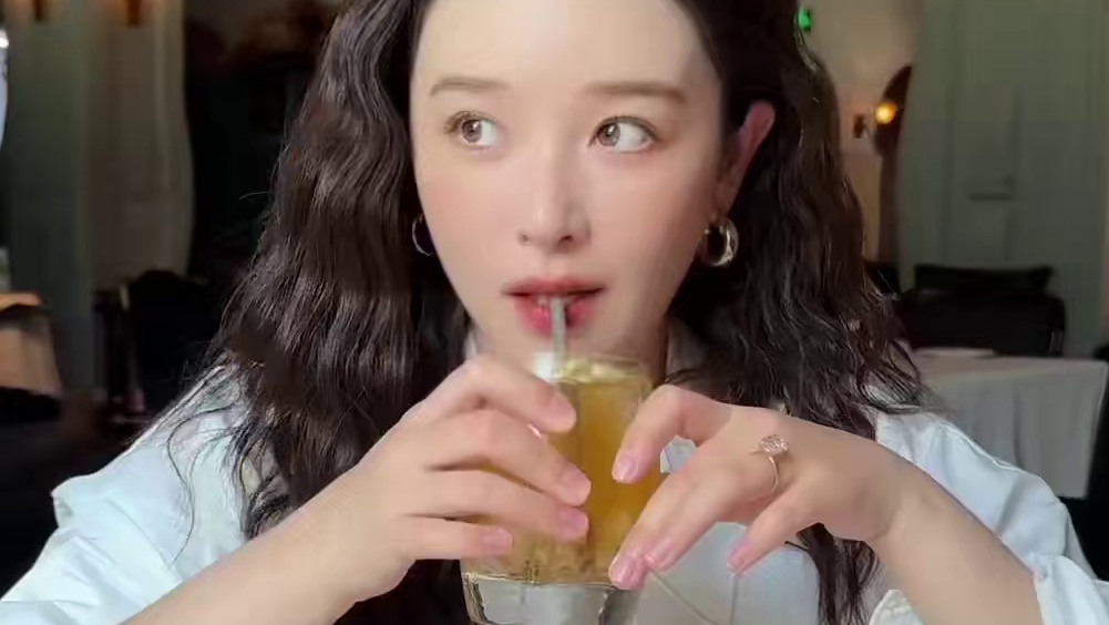 阚清子官宣怀孕，祝福姐姐#阚清子 #阚清子官宣怀孕