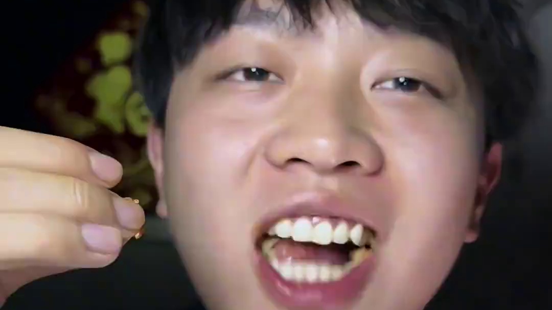 来个纯享版，在健康的前提下嘎嘣脆解馋又解压，刷视频吃点老爽了#解馋 #解压 #过瘾 #三角骨 #健康