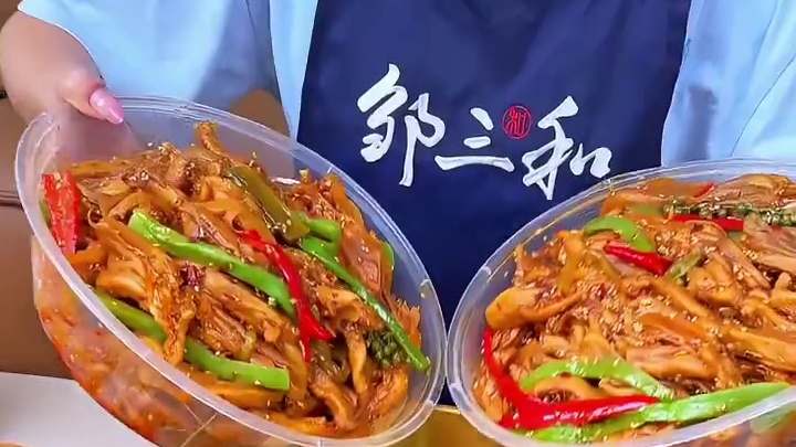 %邹三和不想被淘汰……#无骨鸭掌#大暑消夏开吃啦#大暑消夏美食天花板  #夏日冷吃辣度等级挑战#椒麻