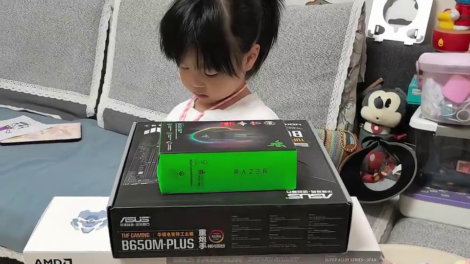 看到孩子开心的笑了，为父就放心了 #暗区突围无限 #暗区端游s2新赛季 #暗区端游整活大赏 #暗区突