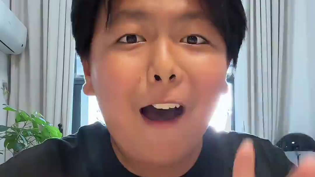 《读评论》主播挑战吃鲱鱼罐头！！！太难吃了啊啊啊！！！