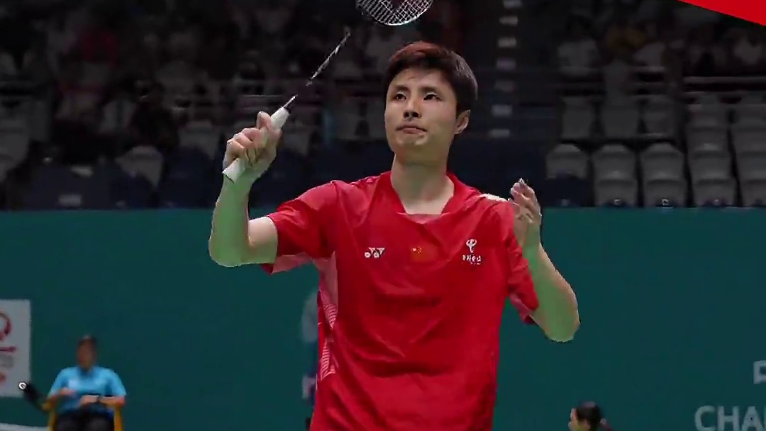石宇奇击败李诗沣晋级四强好好休息，明天见#羽毛球 #石宇奇 #中国羽毛球公开赛