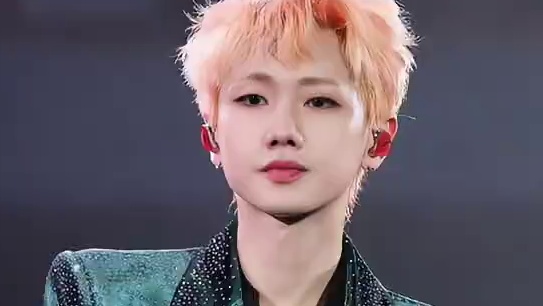 #汪苏泷收回年轮版权  这次回收版权看到的不仅是他撕下标签原创"原唱"的底气 亦是他版权在自己手上随