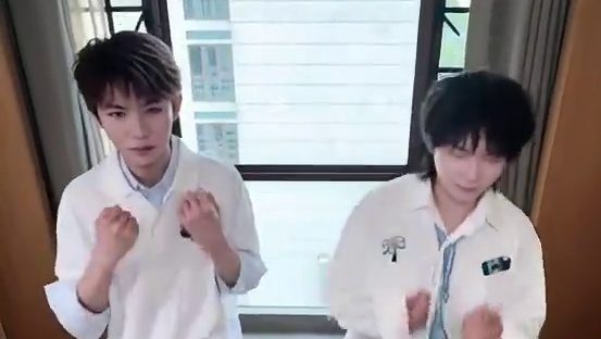 和兄弟一起特别兴奋 #歌手2025 #kpl #九尾 #济南rw侠fly