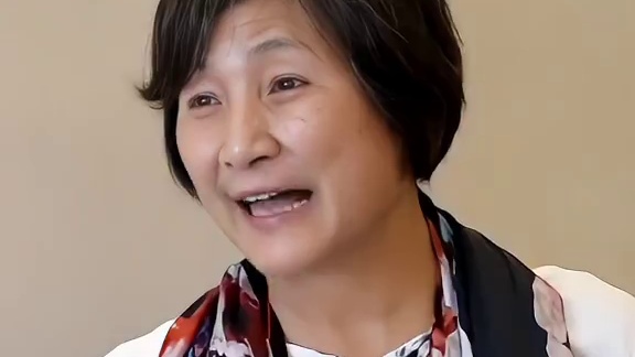 去世1年后，再看选择捐赠大脑用于医学研究的郑佩佩，真的履行承诺了吗？ #郑佩佩  #郑佩佩去世  #