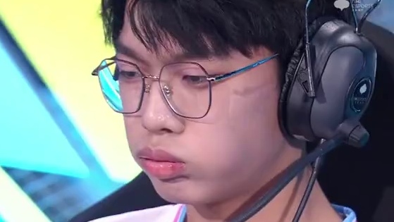 【亚洲杯交叉淘汰赛】第二日第一场第三轮
Slayer VS pengu
第十局：赤城红叶 激情对抗夺