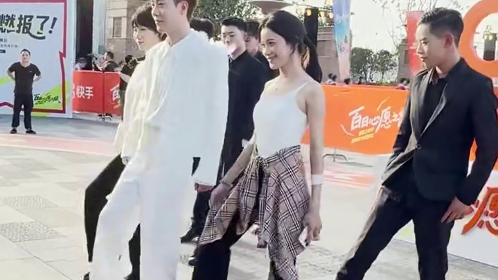 张诗尧来到重庆啦，速速集合#张诗尧空降重庆嘞 #全网捞张诗尧重庆路透 #偶遇张诗尧重庆分尧