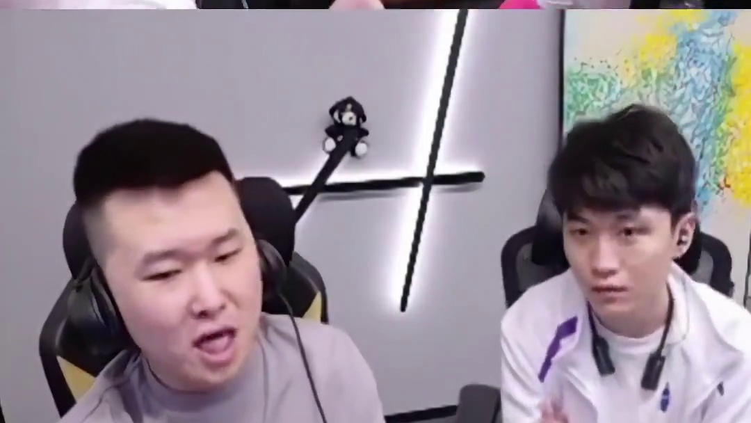 CF众职业主播们看，577白虎四连杀！锁定第三图姑苏城胜局白鲨激烈庆祝！#AB胜决大战 #CFPLS