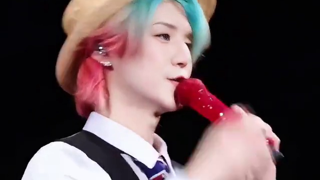 “直到有另一个人 能体会我的感觉” #鹿晗#我们的明天#鹿晗南京演唱会#鹿晗season4亚洲巡演