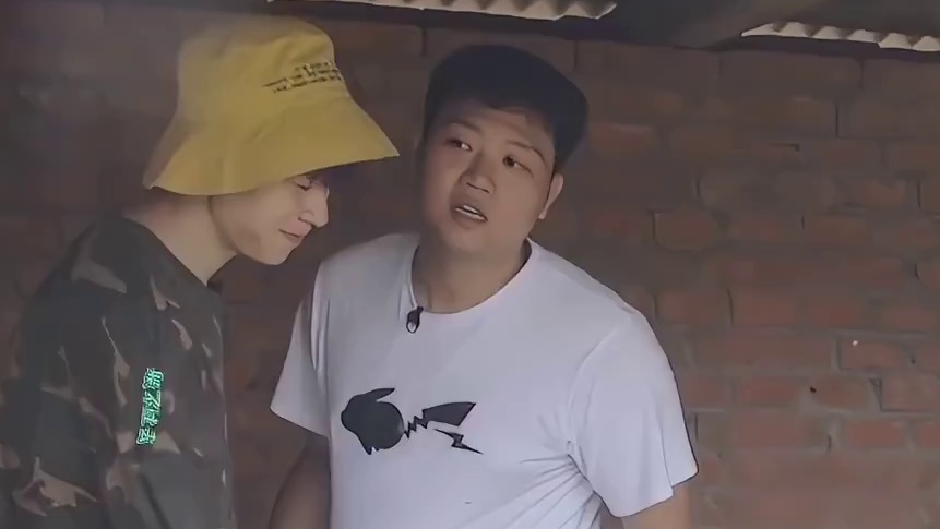 东北是人均段子手吗？当男明星回农村老家