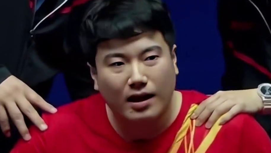 梁靖崑意外伤退，表情痛苦太让人心疼了，祝大胖早点好起来