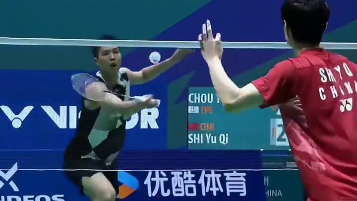 石宇奇背靠背晋级决赛#石宇奇 #羽毛球 #中国羽毛球公开赛