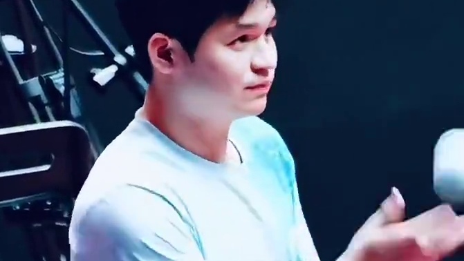 林诗栋又换新花样 #乒乓球#林诗栋