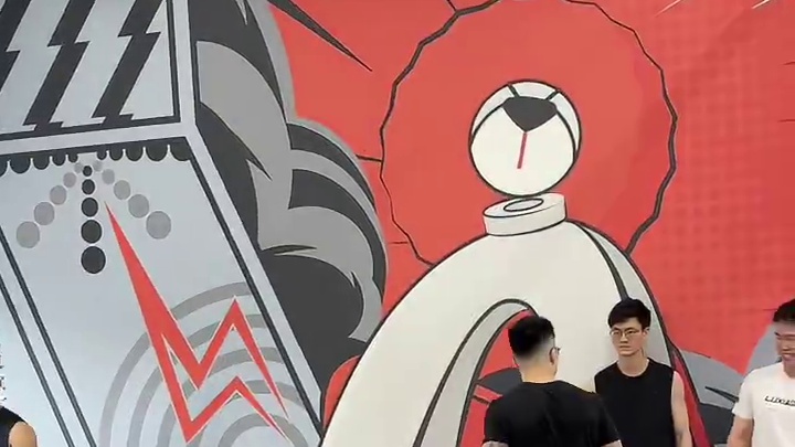 在调整动作的周期完成了史上最拉跨的比赛 ：2/6，只完成了开把重量，侥幸拿了第一#小电车 #街头卖艺