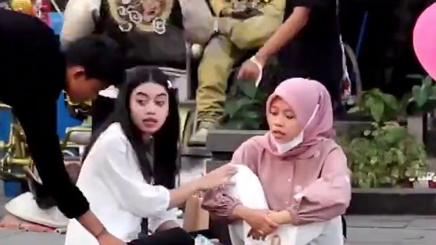 街头整蛊路人 #爆笑场面 #搞笑视频 #搞笑片段 #搞笑