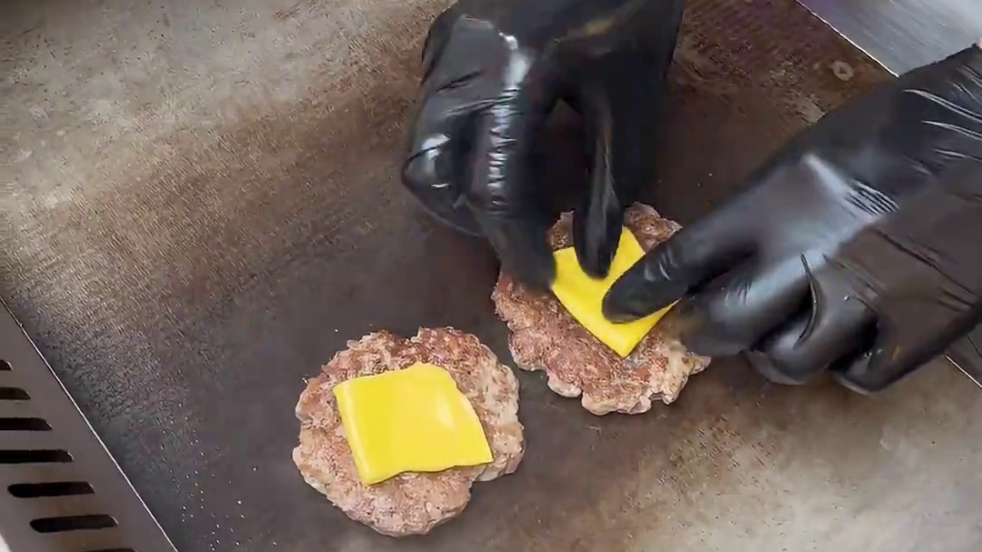 街头的QQ堡，太可爱啦！