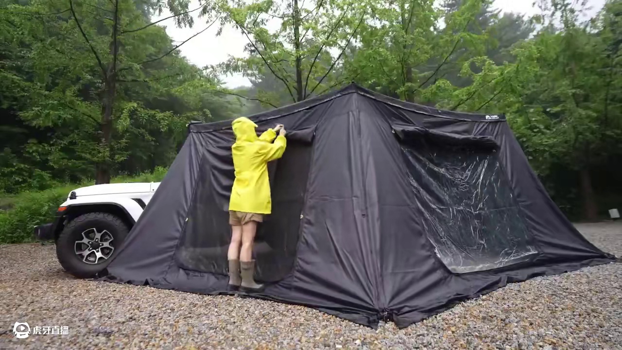 【无限露营】小姐姐暴雨露营，新型帐篷 #露营#沉浸式体验