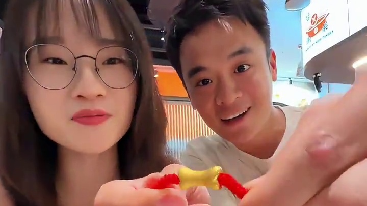 骨之味19周年庆 这活动好给力！#骨之味10秒吸髓赢金骨 #火锅 #厦门美食 #牛肉火锅 #童趣暑一