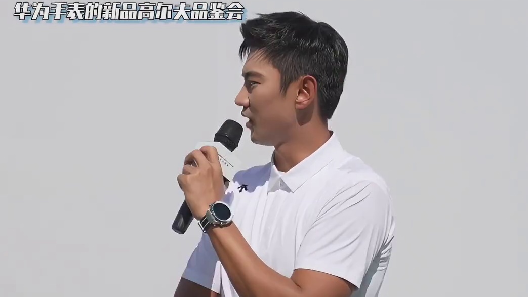 宁泽涛这白色套装真的让人眼前一亮，少年感和成熟气质兼顾啊