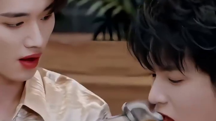 丁程鑫刘耀文一口一口喂大的