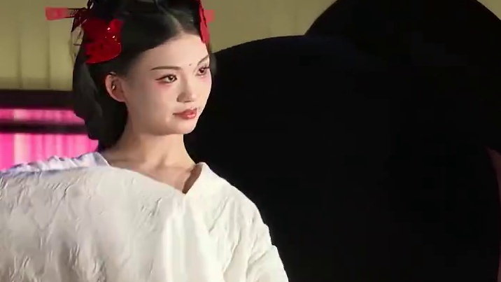 来西安体验汉服变装秀~