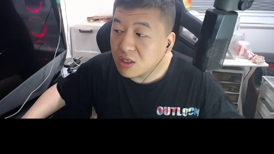 老鬼朝我仍粑粑 我拿粑粑做蛋挞