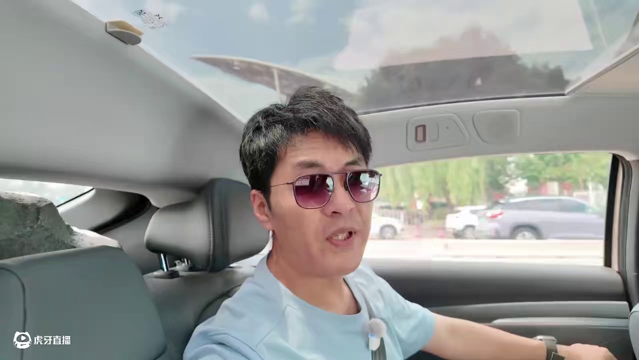 人类泊车终极挑战！比亚迪全盲自动泊车，出事它兜底？ 比亚迪搞了个停车场，专门请我来“虐车”！任务就一