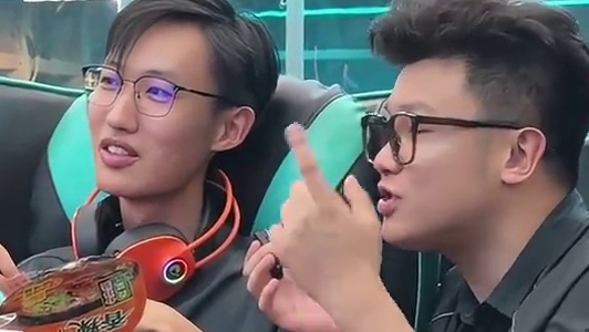 带网吧大神体验思域Type-R,最后居然...