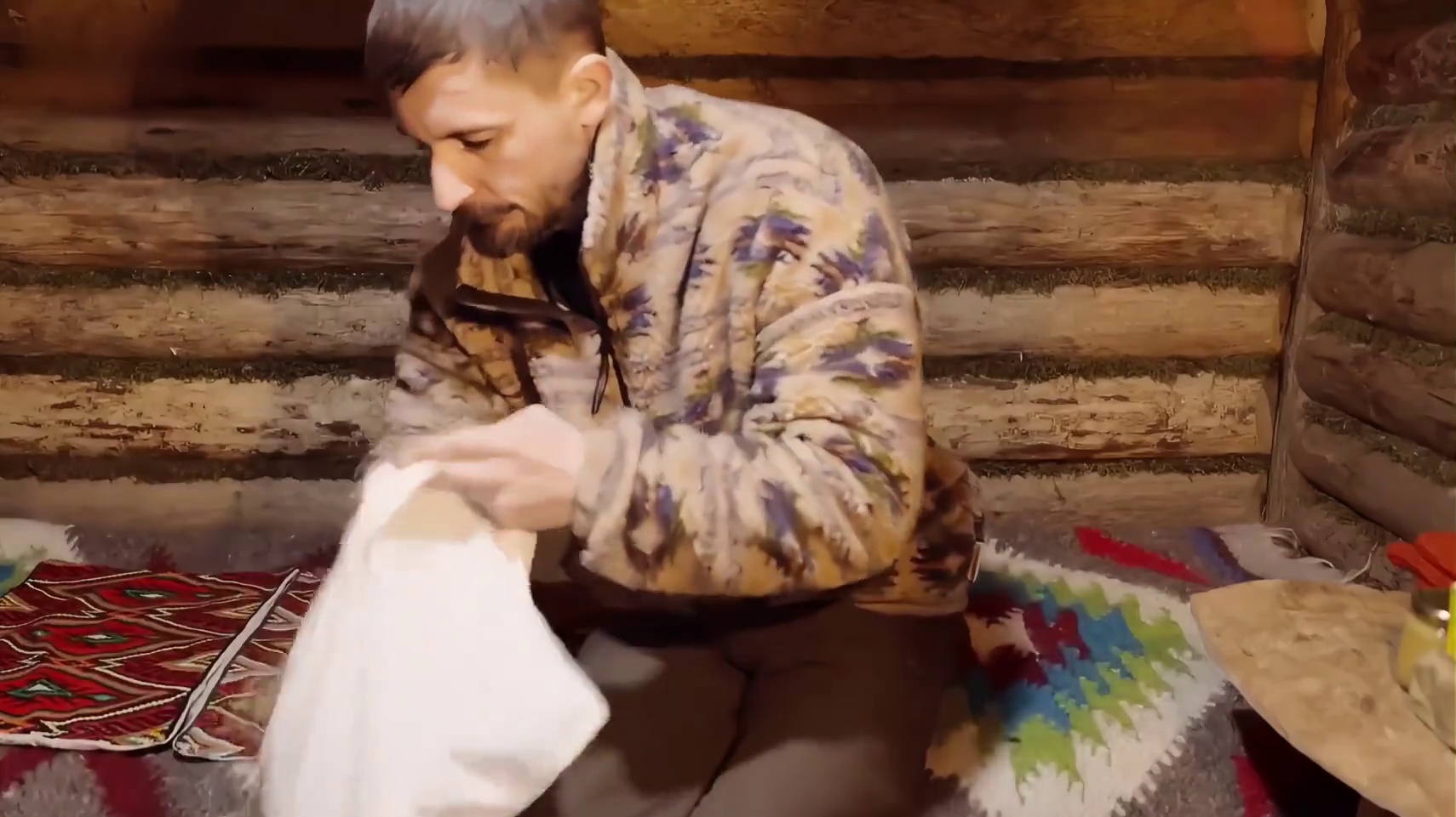 当你睡不着时不妨看一集荒野建造，沉浸式搭建解压又奇妙(3)