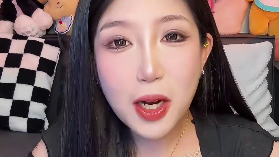 这个你们一定试试！太太太好吃了！双倍腐竹 这个汤底跟某欢螺很像！辣度很高 不能吃辣的姐妹适量放哈 敲