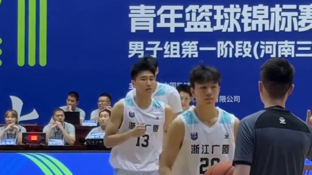 【u21 山西vs广厦】张文杰化身持球大核！有多恐怖！ #张文杰 #扣篮 #盖帽 #u21青年男子篮