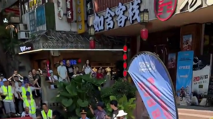 没想到看个比赛，电摩居然比油摩托还好！#重庆 #电动越野摩托 #战马运动世界 #有能量当燃战马 #战