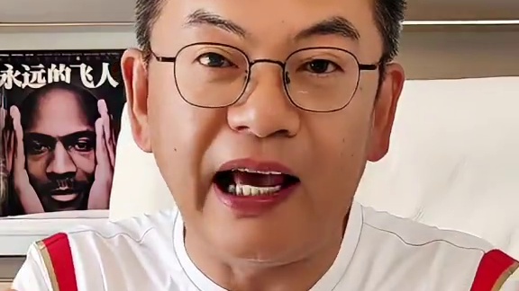 不得了，卢卡真的瘦下来啦！ 