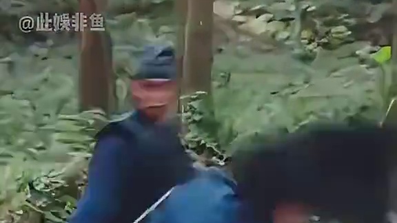 导演没想到，只是让曹骏来《凡人修仙传》跑个龙套，谁料他用3秒镜头炸翻全网 #曹骏 #凡人修仙传 #杨