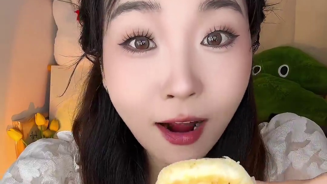 作为湖北人的我真的从小就会吃的一款馅饼！推荐红糖黑芝麻椒盐！这三个口味真的好好吃啊！皮酥到掉渣！香！