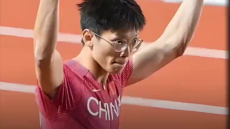 为什么跑的快的人都像奥数天才呀？ 前段时间刚刚登顶年度全国第一的施君豪，马上又要迎来全锦赛了！#施君