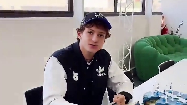 安东内利庆祝高中毕业 小Kimi的高中毕业庆祝Party，孩子太不容易了，终于不用再被可恶的高中数学