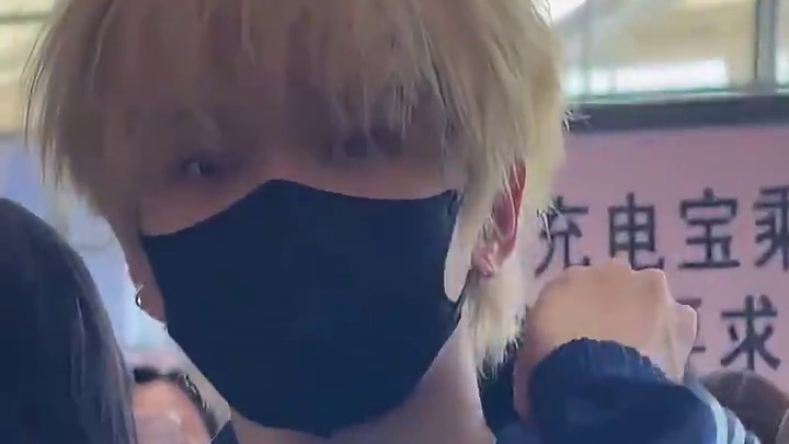 内娱耳钉系赛道，有你们我放心！#余承恩 #朱志鑫 #鹿晗 #白敬亭