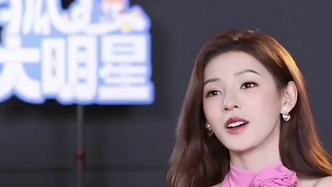 咱就是说你们靳枝玉叶到底还有多少暗号啊！！#深情眼 #张予曦 #毕雯珺 #毕雯珺张予曦的秘密手势再加