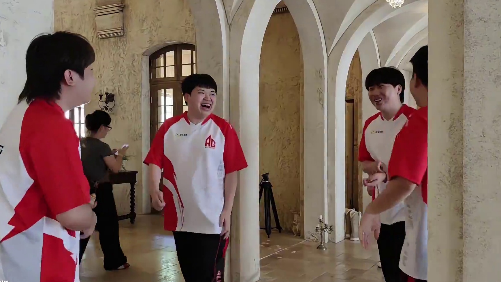 论可爱还得是我2哥啊 