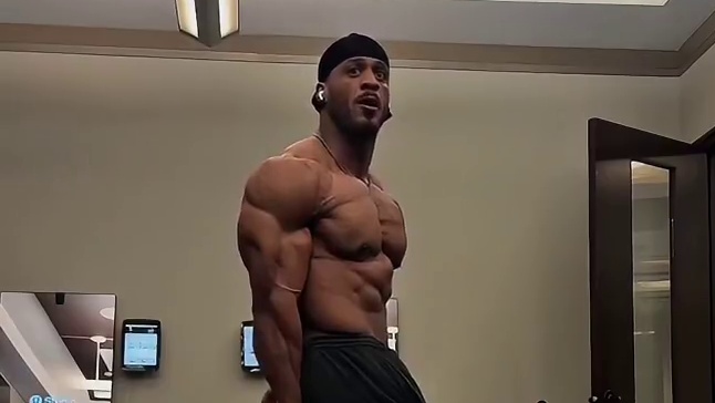 贾马尔转战古典健美 他的目标是换个舞台？还是获得健美职业卡呢？#精神氮泵 #贾马尔#健美#力量举#健