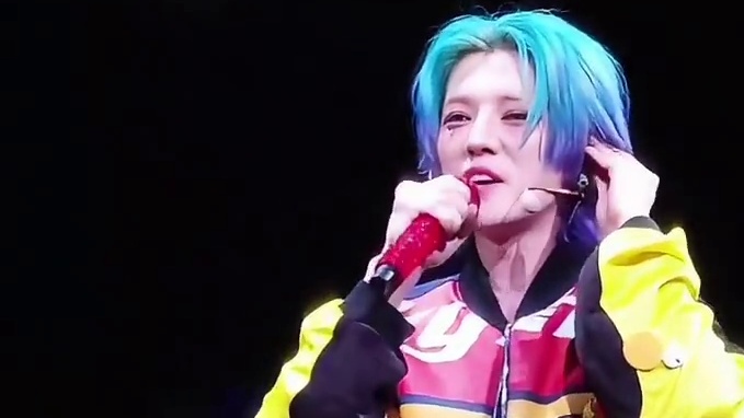 鹿晗厦门演唱会清唱《天黑黑》直拍. #鹿晗#天黑黑#鹿晗厦门演唱会#鹿晗演唱会直拍