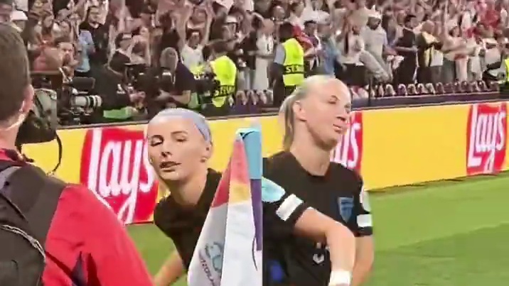 太飒了！凯莉替补登场第119分钟点射被扑后补射绝杀