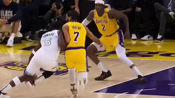 还是要控制脾气，爱德华兹被驱逐出场