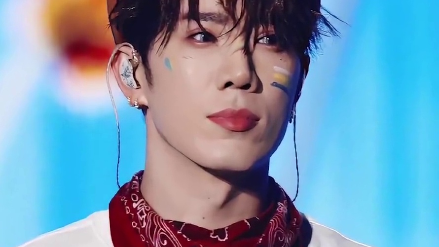 #十个勤天演唱会look  实名羡慕在场的每一位 下一站我必在场！